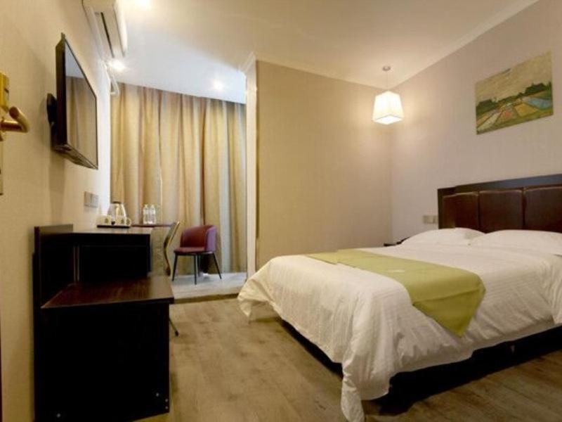 GreenTree Wulumuqi Airport Hotel Urumqi Buitenkant foto