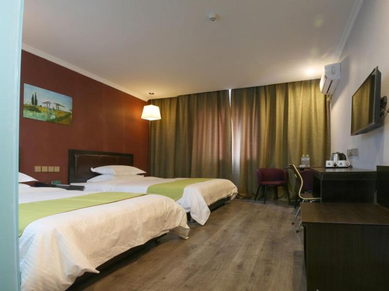 GreenTree Wulumuqi Airport Hotel Urumqi Buitenkant foto